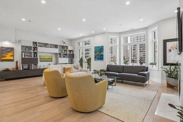 55 E Erie Street SH-D, Chicago, IL 60611