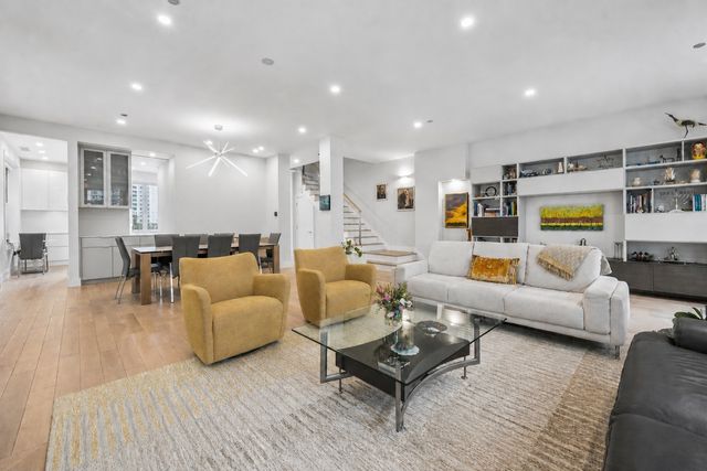55 E Erie Street SH-D, Chicago, IL 60611