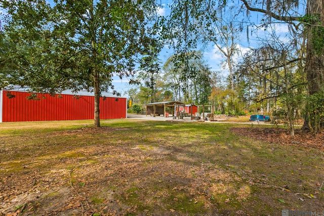 29306 Red Oak Dr, Walker, LA 70785