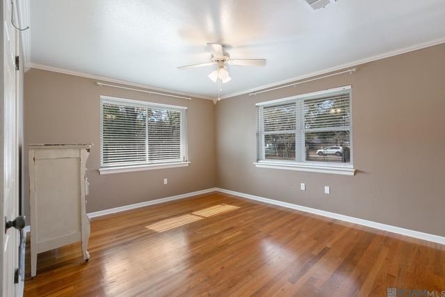 29306 Red Oak Dr, Walker, LA 70785