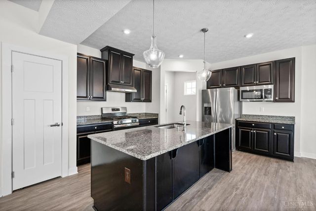 922 Trovillo Drive, South Lebanon, OH 45065