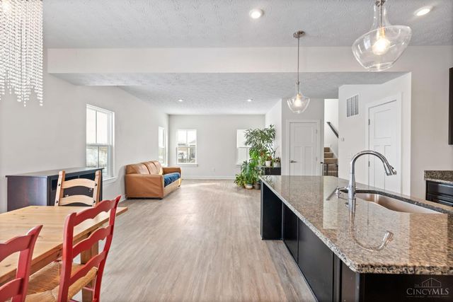 922 Trovillo Drive, South Lebanon, OH 45065