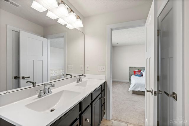 922 Trovillo Drive, South Lebanon, OH 45065