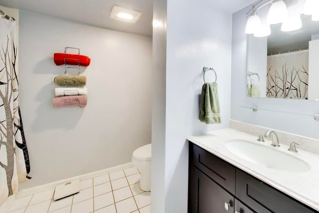 4053 N Sheridan Road 1, Chicago, IL 60613