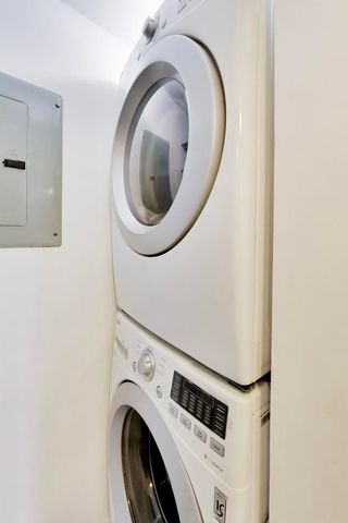 4053 N Sheridan Road 1, Chicago, IL 60613