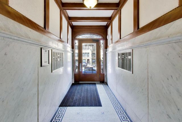 4053 N Sheridan Road 1, Chicago, IL 60613