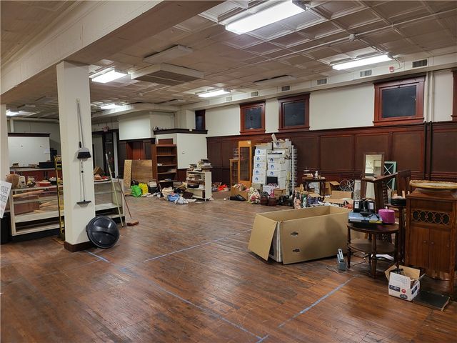 314-316 Clay Ave, Jeannette, PA 15644