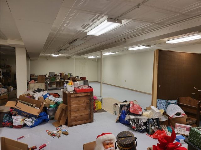 314-316 Clay Ave, Jeannette, PA 15644