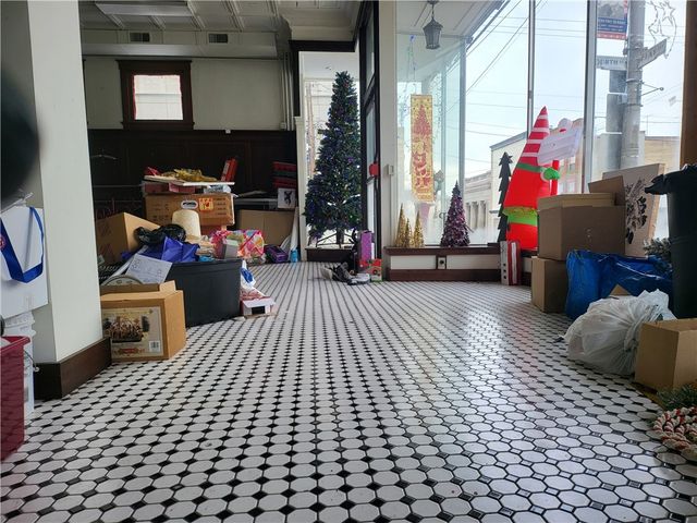 314-316 Clay Ave, Jeannette, PA 15644