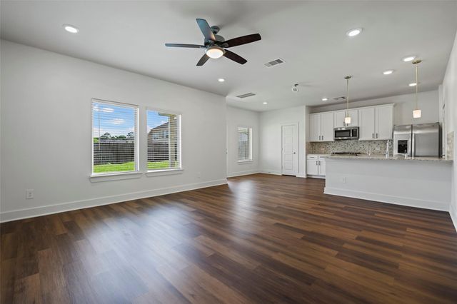 10603 Whitejacket, Conroe, TX 77385