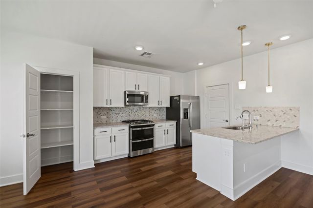 10603 Whitejacket, Conroe, TX 77385