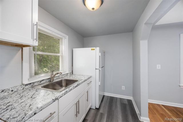 22911 Hayes Avenue, Eastpointe, MI 48021