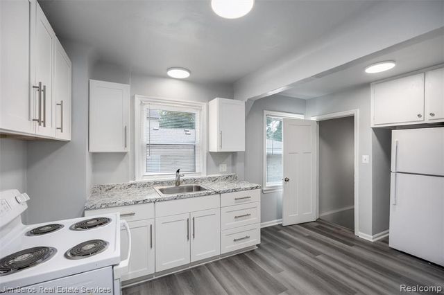 22911 Hayes Avenue, Eastpointe, MI 48021
