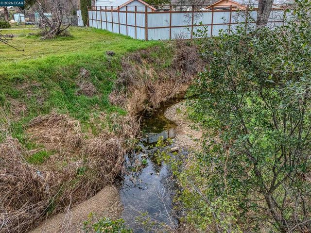 15420 Rumsey Rd, Clearlake, CA 95422