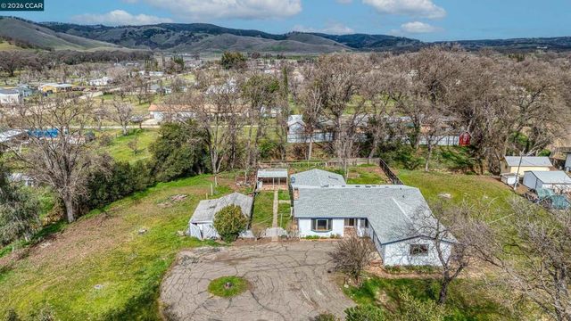 15420 Rumsey Rd, Clearlake, CA 95422