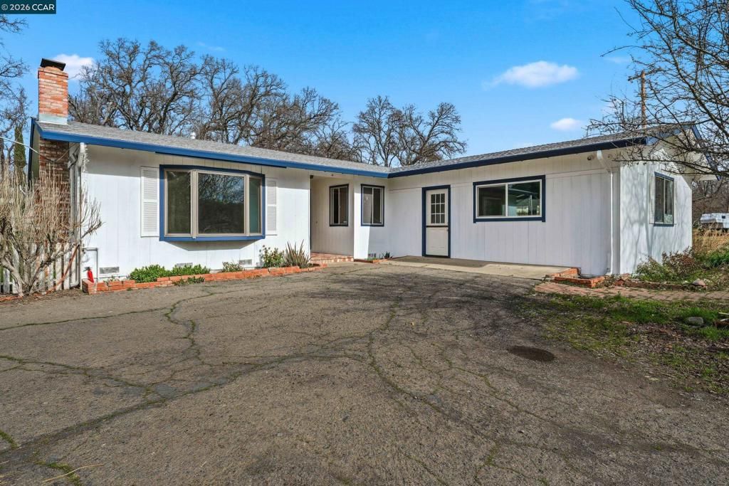 15420 Rumsey Rd, Clearlake, CA 95422
