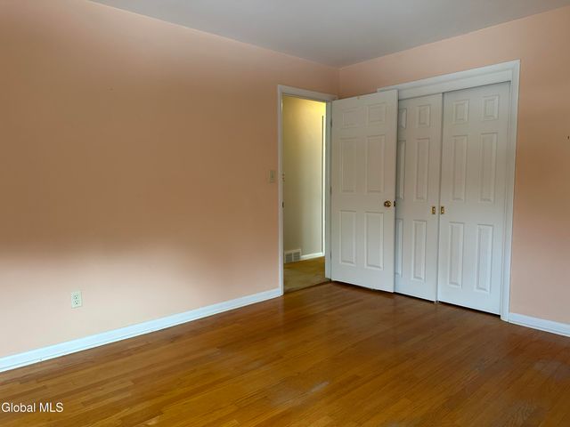 114 Dumbarton Drive, Bethlehem, NY 12054