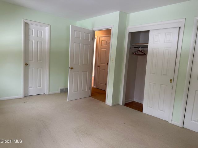 114 Dumbarton Drive, Bethlehem, NY 12054