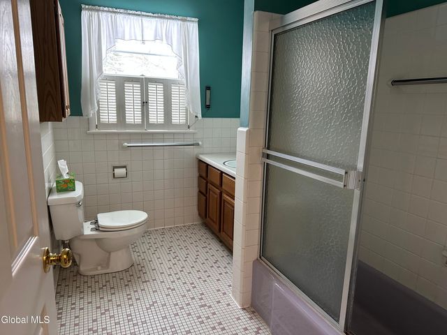 114 Dumbarton Drive, Bethlehem, NY 12054