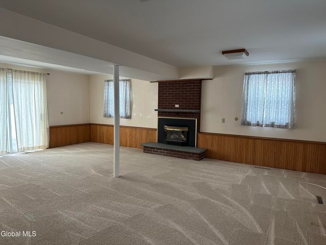 114 Dumbarton Drive, Bethlehem, NY 12054