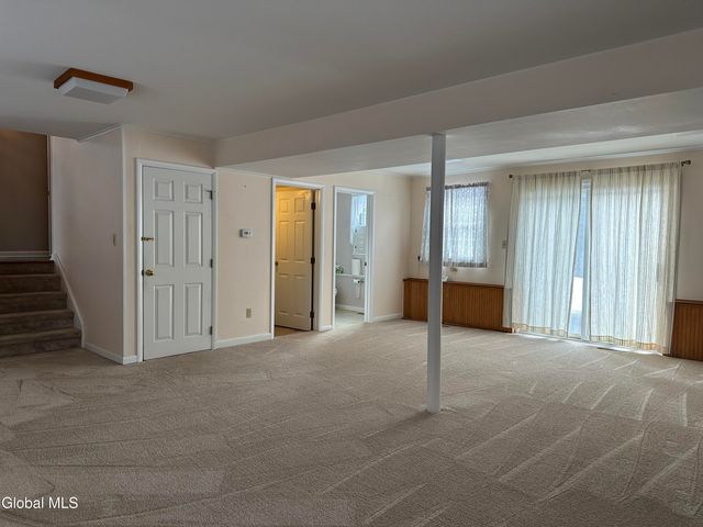 114 Dumbarton Drive, Bethlehem, NY 12054