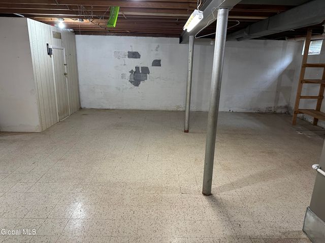 114 Dumbarton Drive, Bethlehem, NY 12054