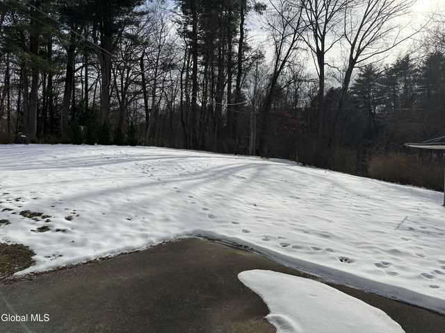 114 Dumbarton Drive, Bethlehem, NY 12054