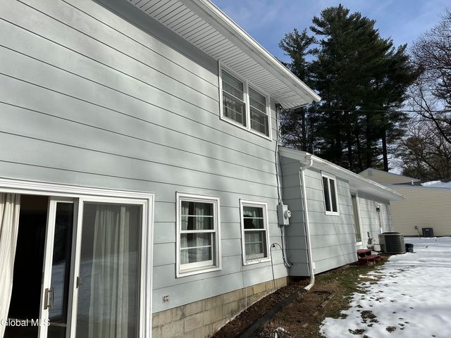 114 Dumbarton Drive, Bethlehem, NY 12054