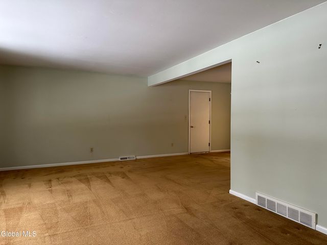 114 Dumbarton Drive, Bethlehem, NY 12054