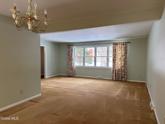 114 Dumbarton Drive, Bethlehem, NY 12054