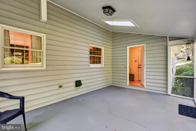 102 FOREST VALLEY RD, Winchester, VA 22602