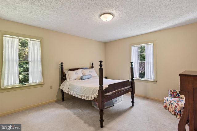 102 FOREST VALLEY RD, Winchester, VA 22602