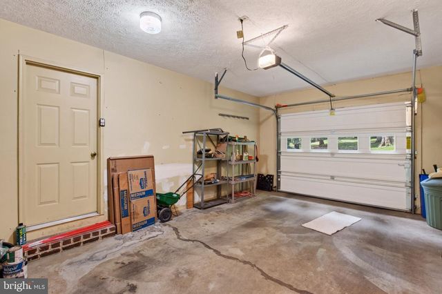 102 FOREST VALLEY RD, Winchester, VA 22602