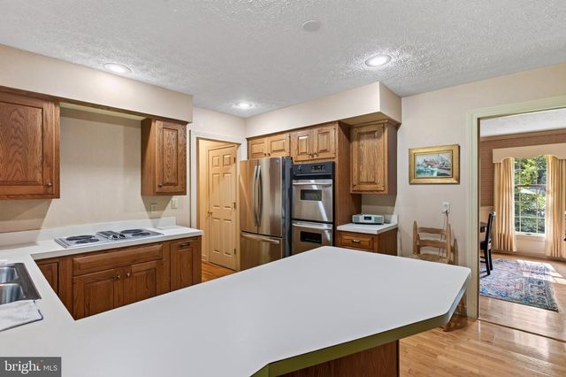 102 FOREST VALLEY RD, Winchester, VA 22602