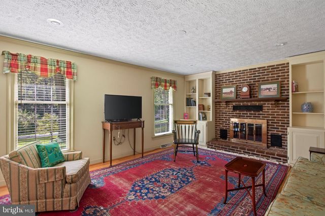 102 FOREST VALLEY RD, Winchester, VA 22602