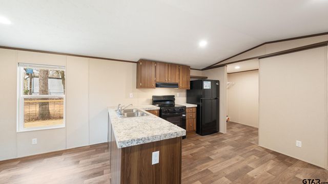 721 Queens Drive, Tool, TX 75143