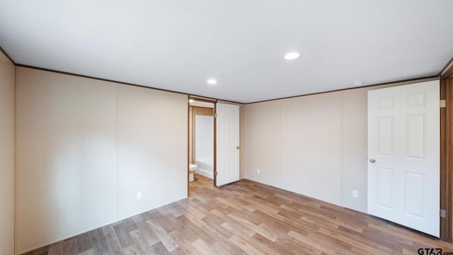 721 Queens Drive, Tool, TX 75143