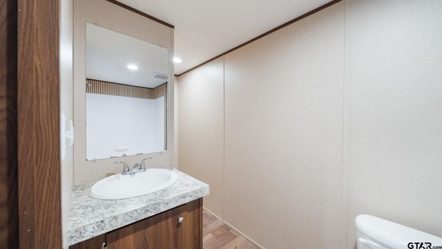 721 Queens Drive, Tool, TX 75143