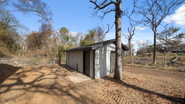 721 Queens Drive, Tool, TX 75143