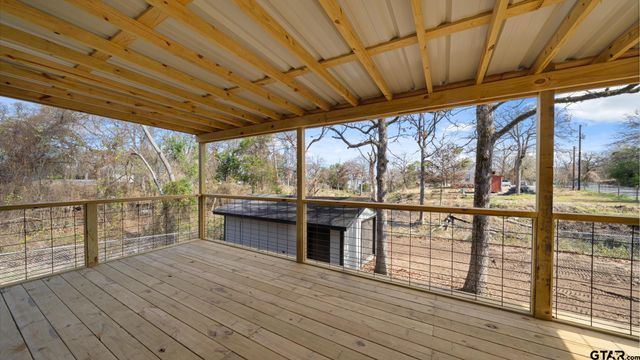 721 Queens Drive, Tool, TX 75143