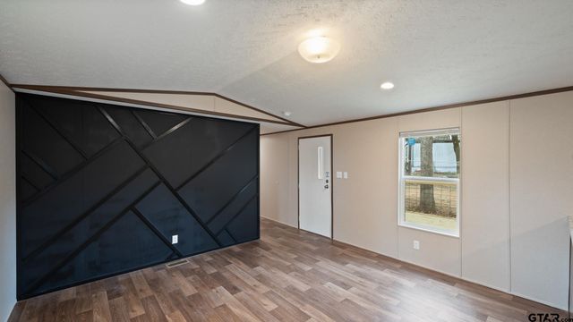 721 Queens Drive, Tool, TX 75143