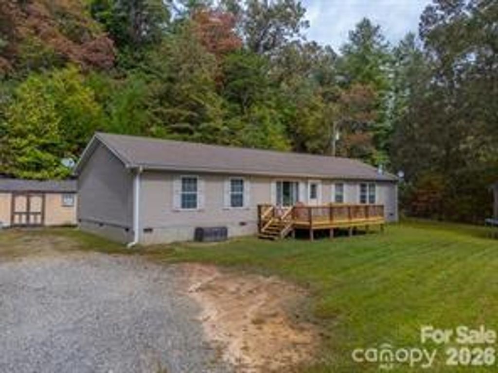 179 Fresh Water Ridge, Whittier, NC 28789