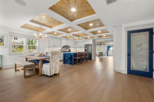 2420 14TH STREET N, St Petersburg, FL 33704