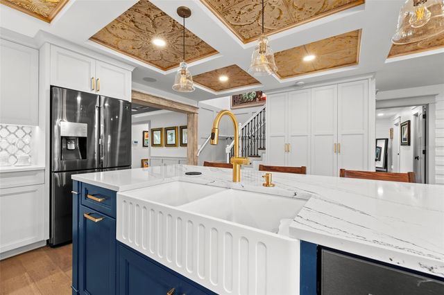 2420 14TH STREET N, St Petersburg, FL 33704