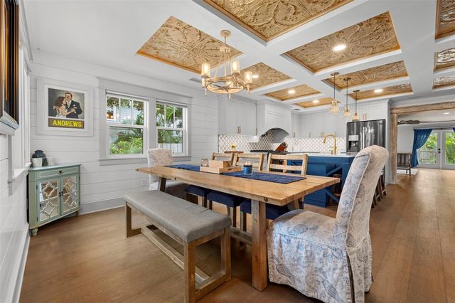 2420 14TH STREET N, St Petersburg, FL 33704