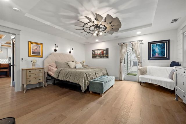 2420 14TH STREET N, St Petersburg, FL 33704