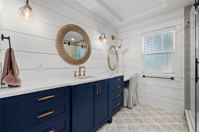 2420 14TH STREET N, St Petersburg, FL 33704