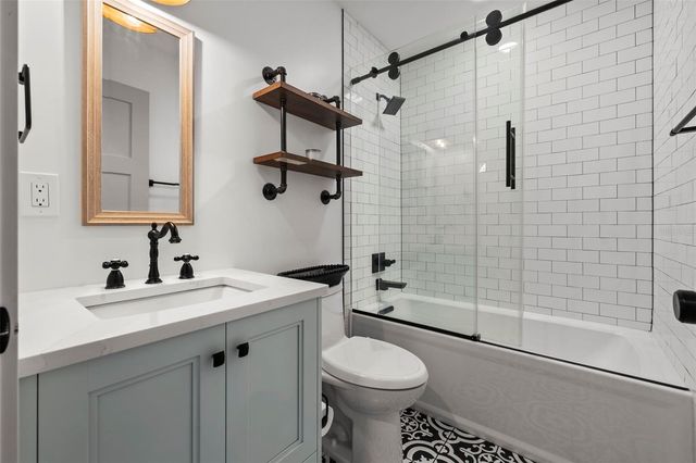 2420 14TH STREET N, St Petersburg, FL 33704