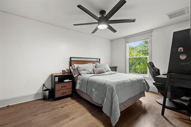 2420 14TH STREET N, St Petersburg, FL 33704