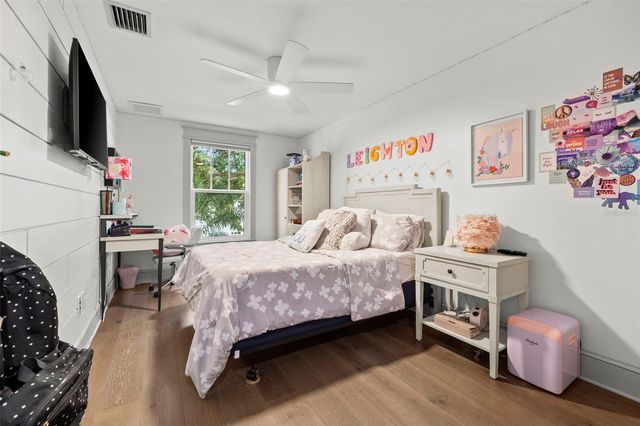 2420 14TH STREET N, St Petersburg, FL 33704